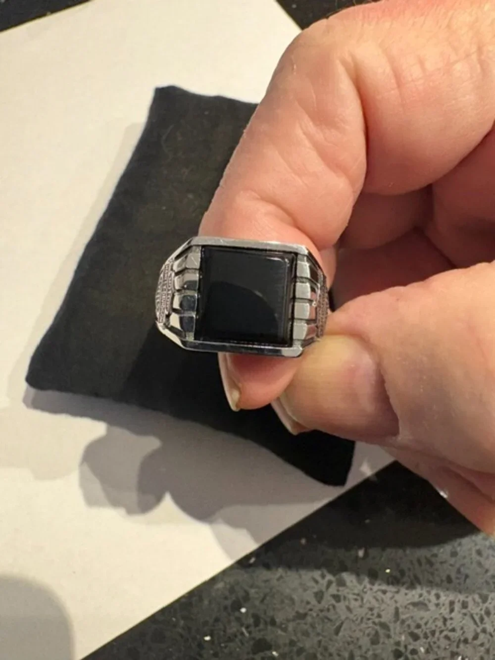 MEN'S HD STAINLESS STEEL AND ONYX RING SIZE 10